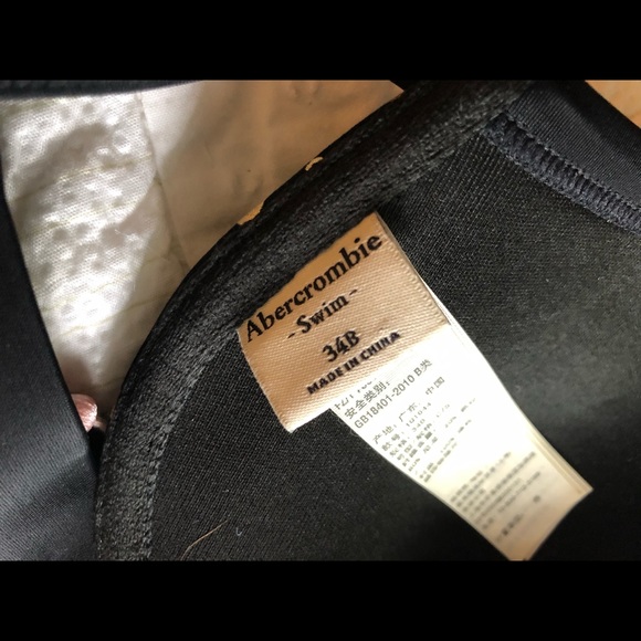 Bikini top bundle Victoria’s Secret Abercrombie - Picture 6 of 7